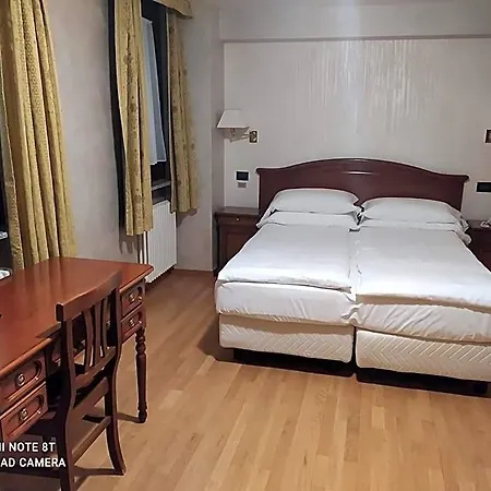 Hotel Breuil 3* ברויל-קרוויניה
