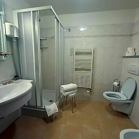 Hotel Breuil 3* ברויל-קרוויניה